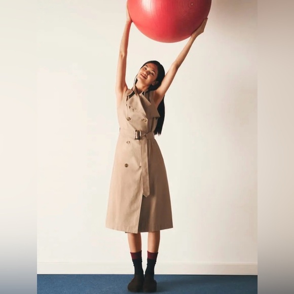 NWT JW ANDERSON x UNIQLO Beige Dress with Belt - Picture 1 of 11